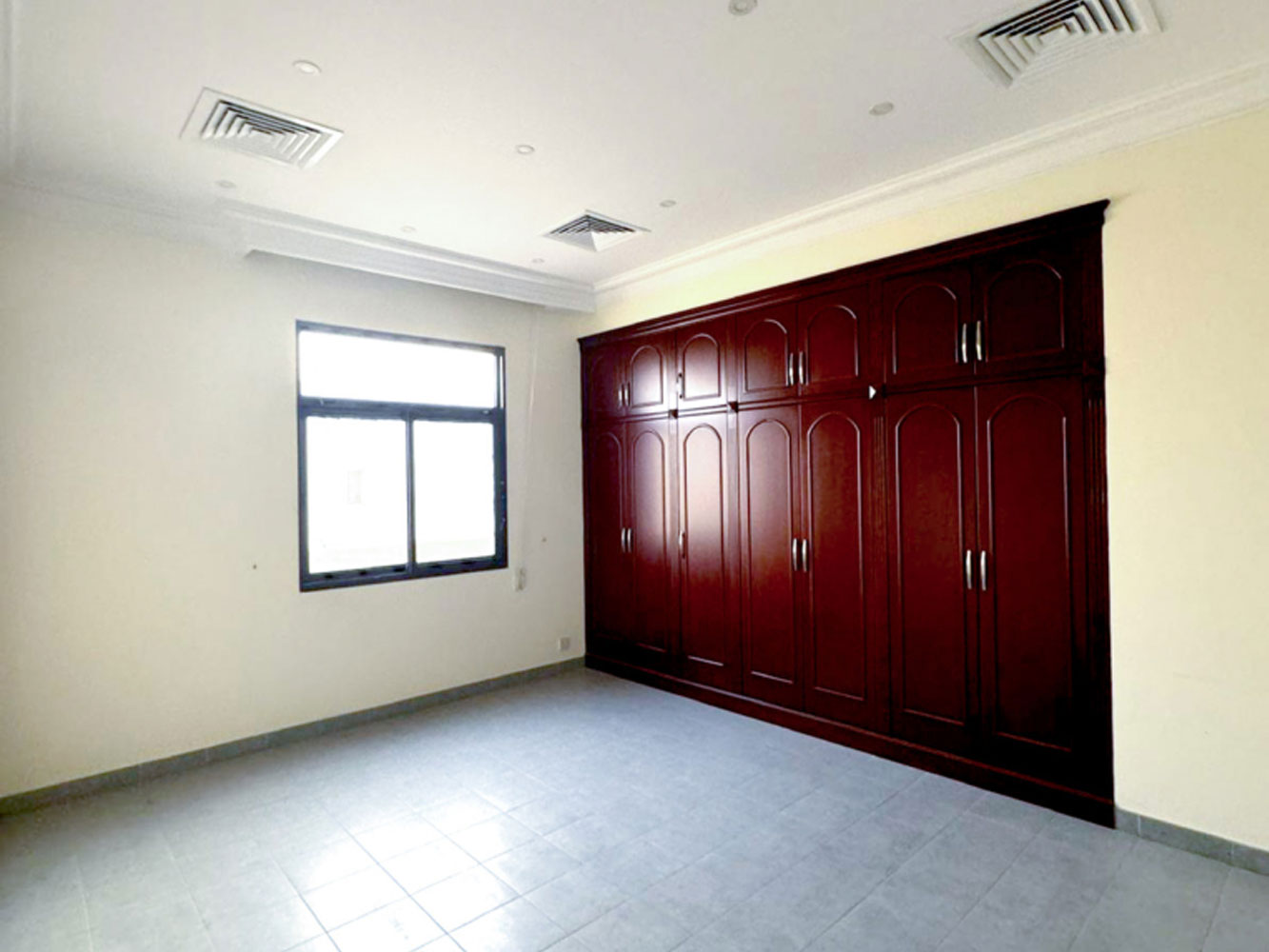 صورة فيلا للإيجار في الجنبية #6592 1