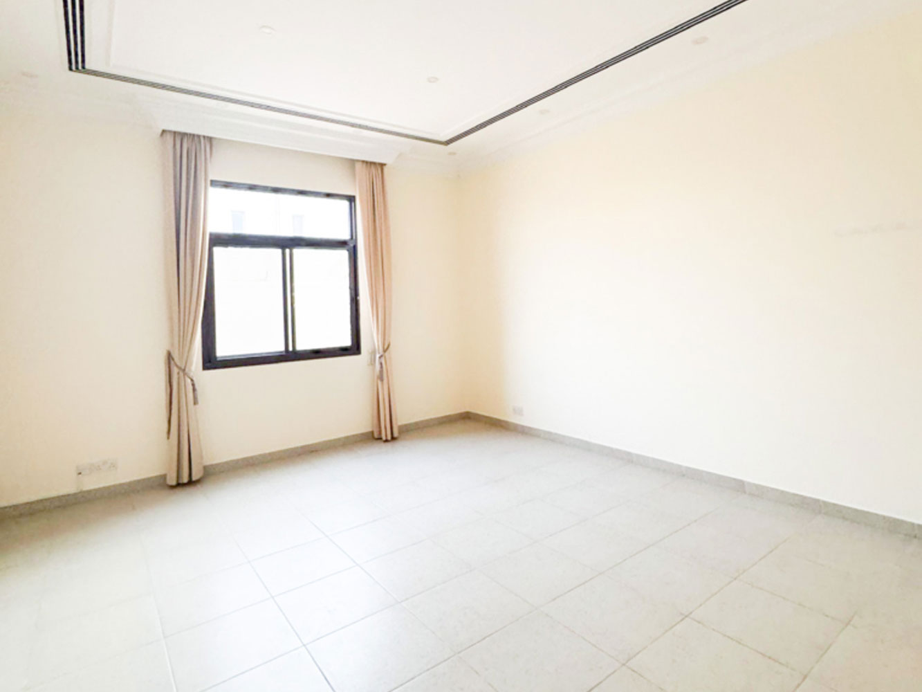 صورة فيلا للإيجار في الجنبية #6592 5