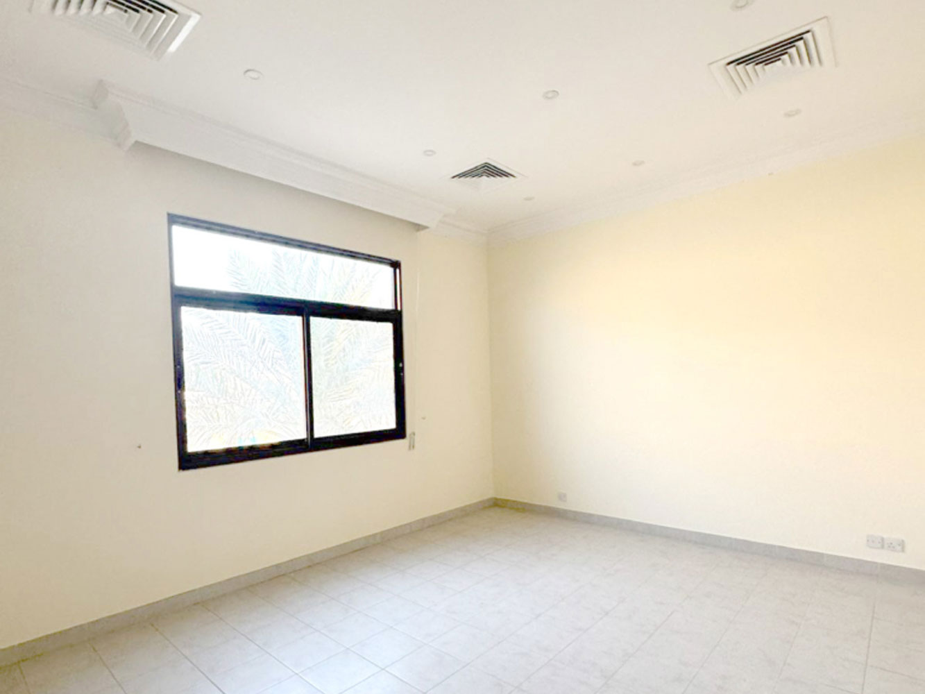 صورة فيلا للإيجار في الجنبية #6592 2