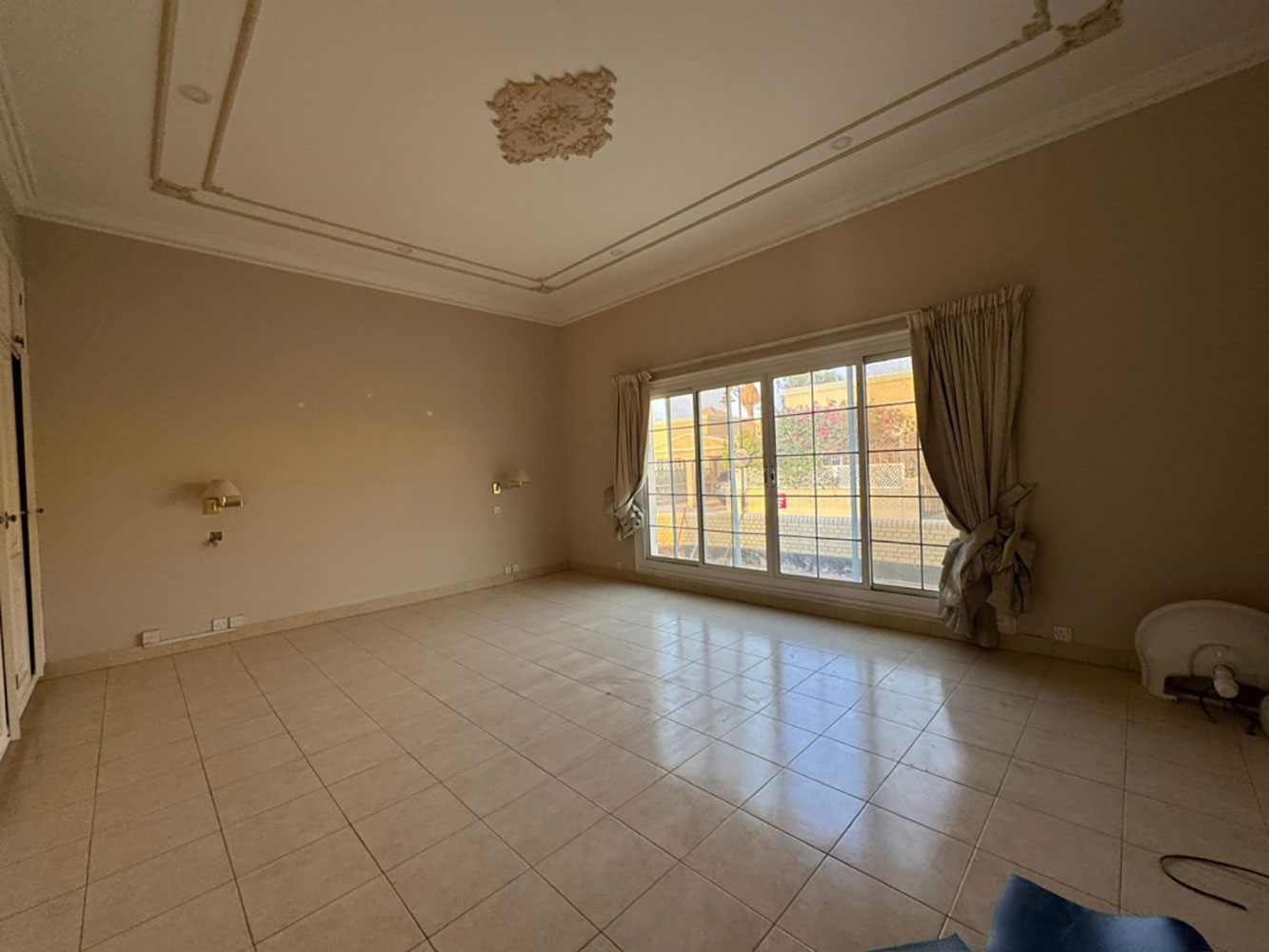 صورة فيلا للإيجار في الجنبية #6595 0