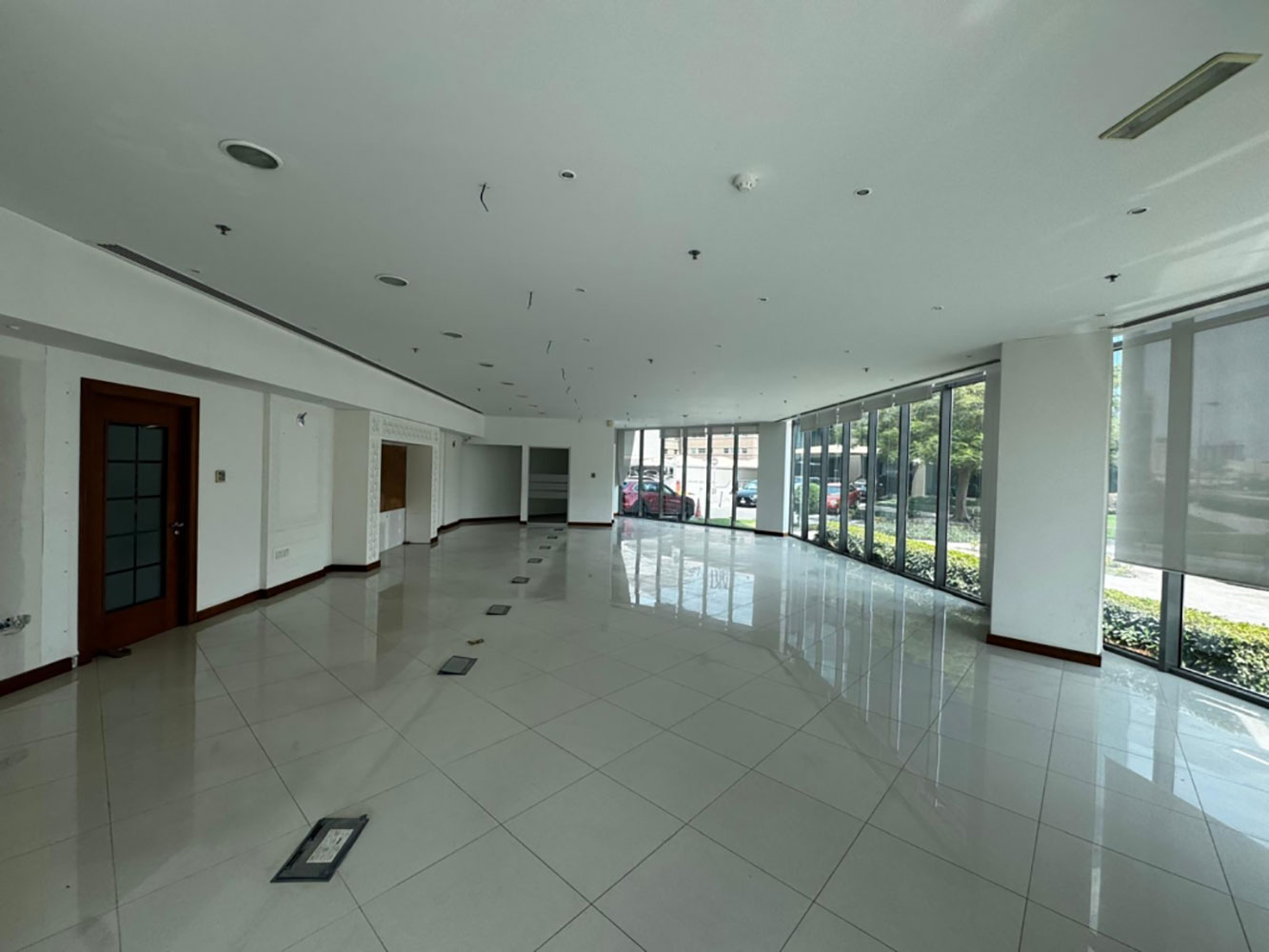 صورة محل للإيجار في ضاحية السيف #6698 4