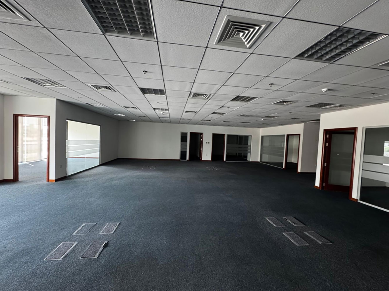 صورة محل للإيجار في ضاحية السيف #6698 2