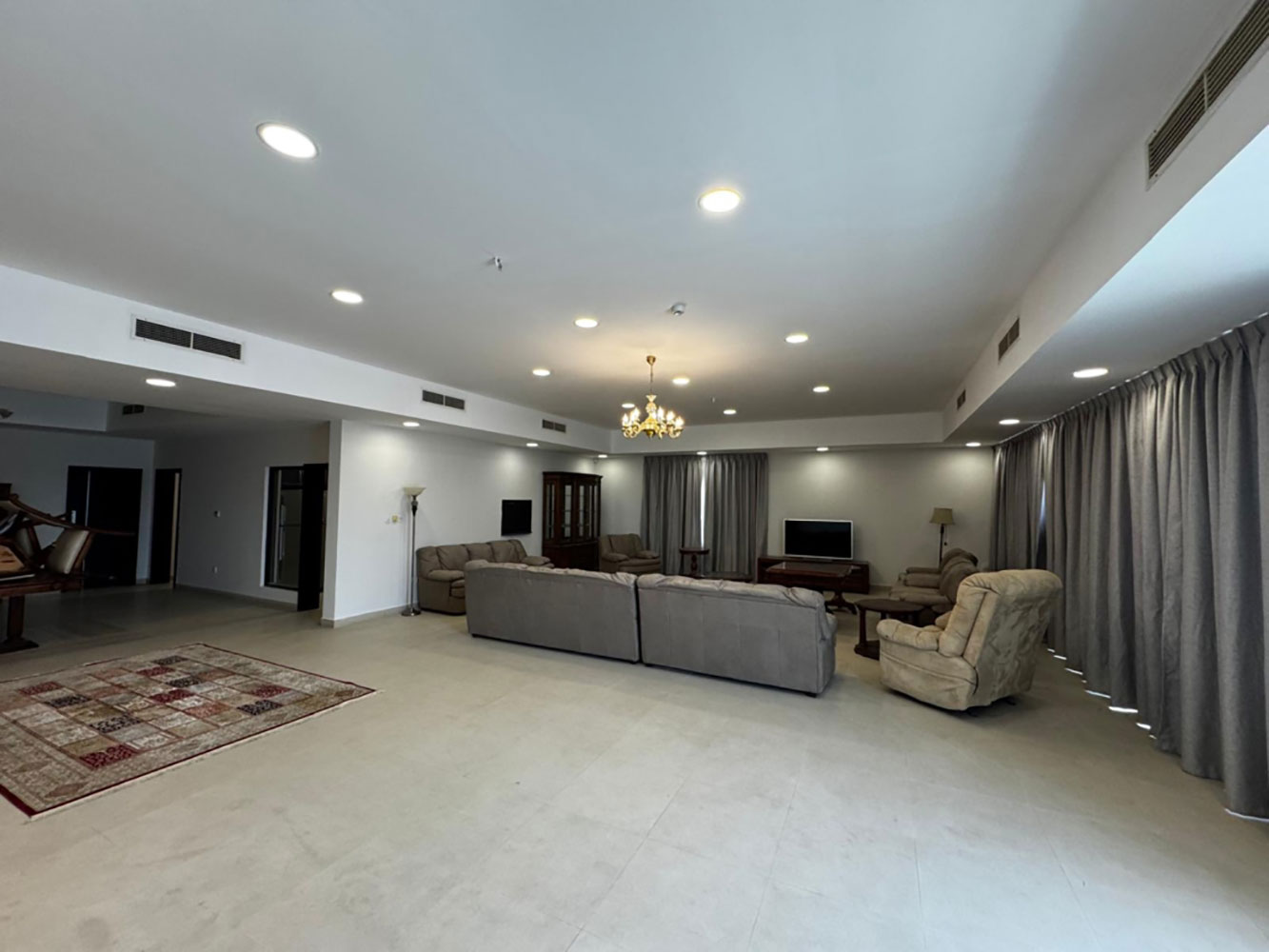 صورة فيلا للإيجار في توبلي #6700 1
