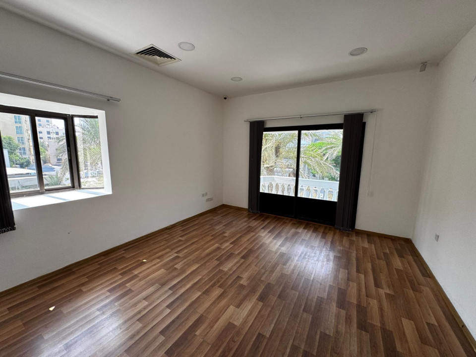 صورة فيلا للبيع في الماحوز #6702 5