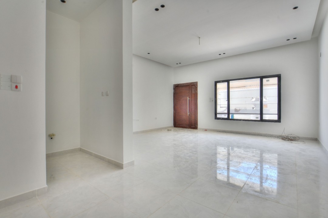 صورة فيلا للبيع في كرزكان #7135 1