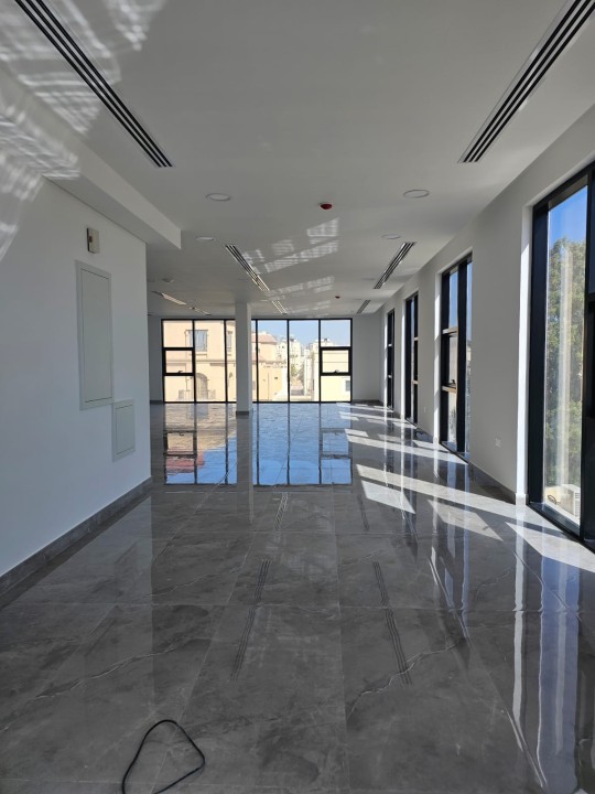 صورة مكتب للإيجار في بو عشيرة #7480 0