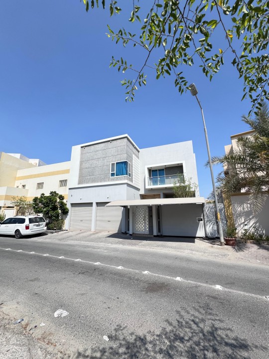 صورة فيلا للبيع في الحد #7525 0