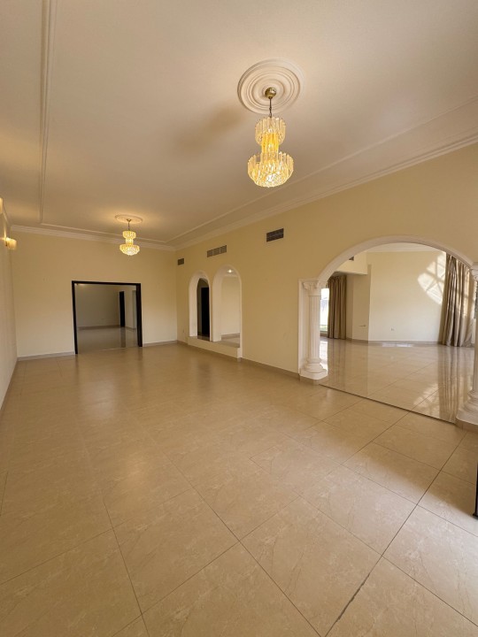 صورة فيلا للإيجار في الجنبية #7739 1