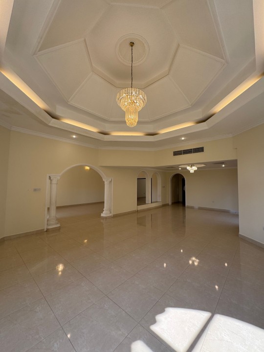 صورة فيلا للإيجار في الجنبية #7739 2