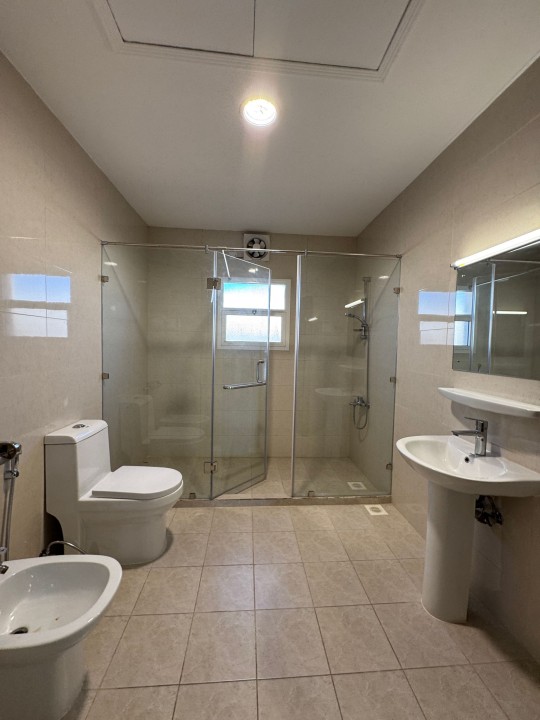 صورة فيلا للإيجار في الجنبية #7739 8