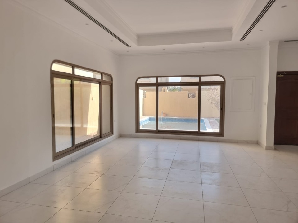 صورة فيلا للإيجار في سار #7743 4