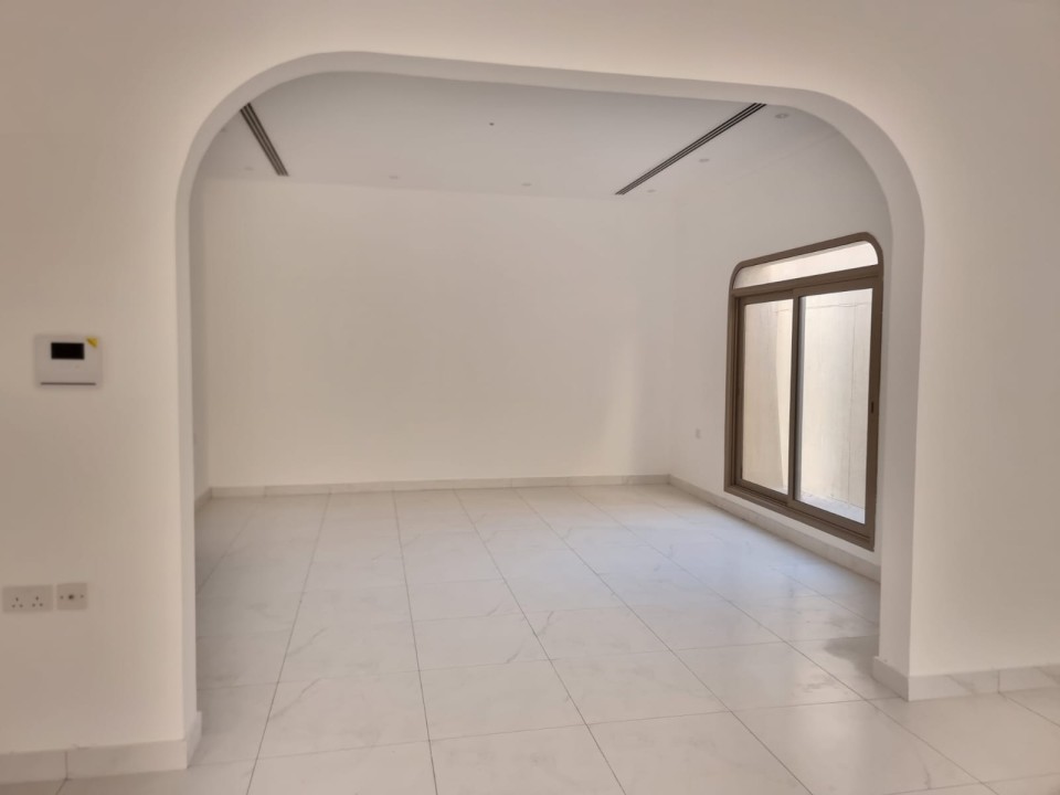 صورة فيلا للإيجار في سار #7743 5