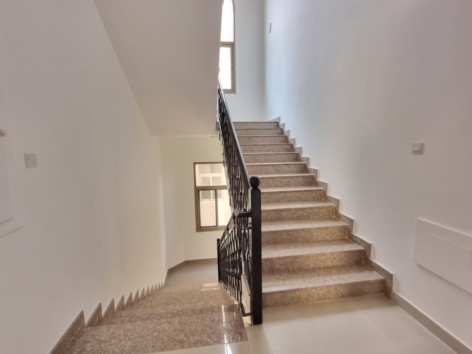 صورة فيلا للإيجار في سار #7743 8