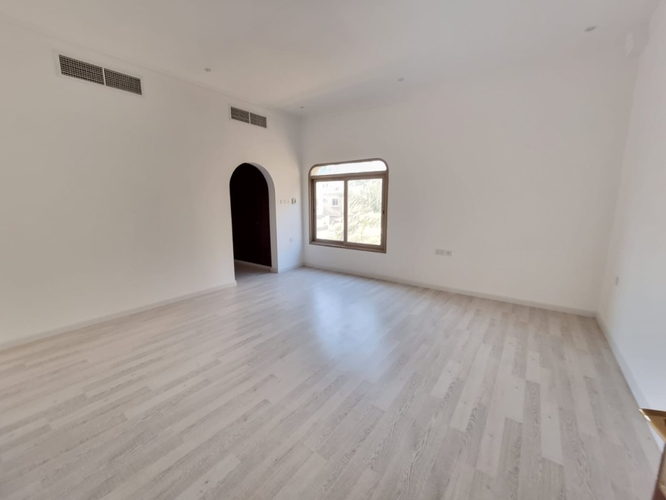 صورة فيلا للإيجار في سار #7743 9