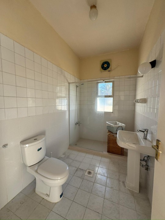 صورة فيلا للإيجار في الجنبية #7744 4