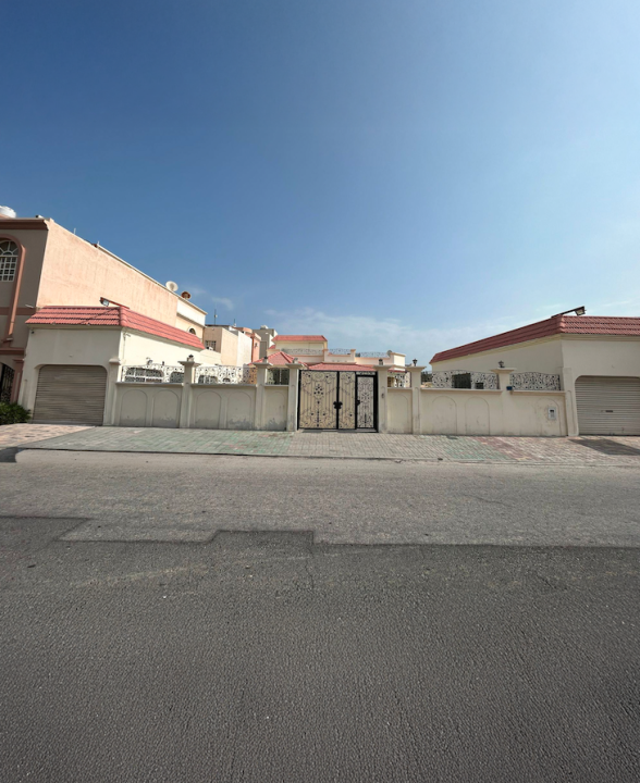 صورة فيلا للبيع في عراد #9018 1