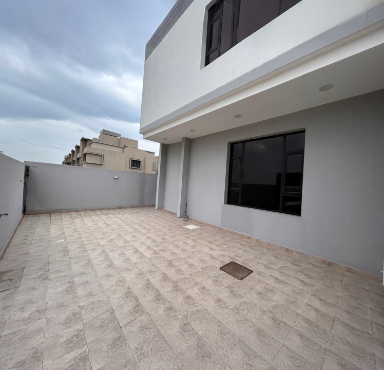 صورة فيلا للبيع في درة المحرق #9022 3