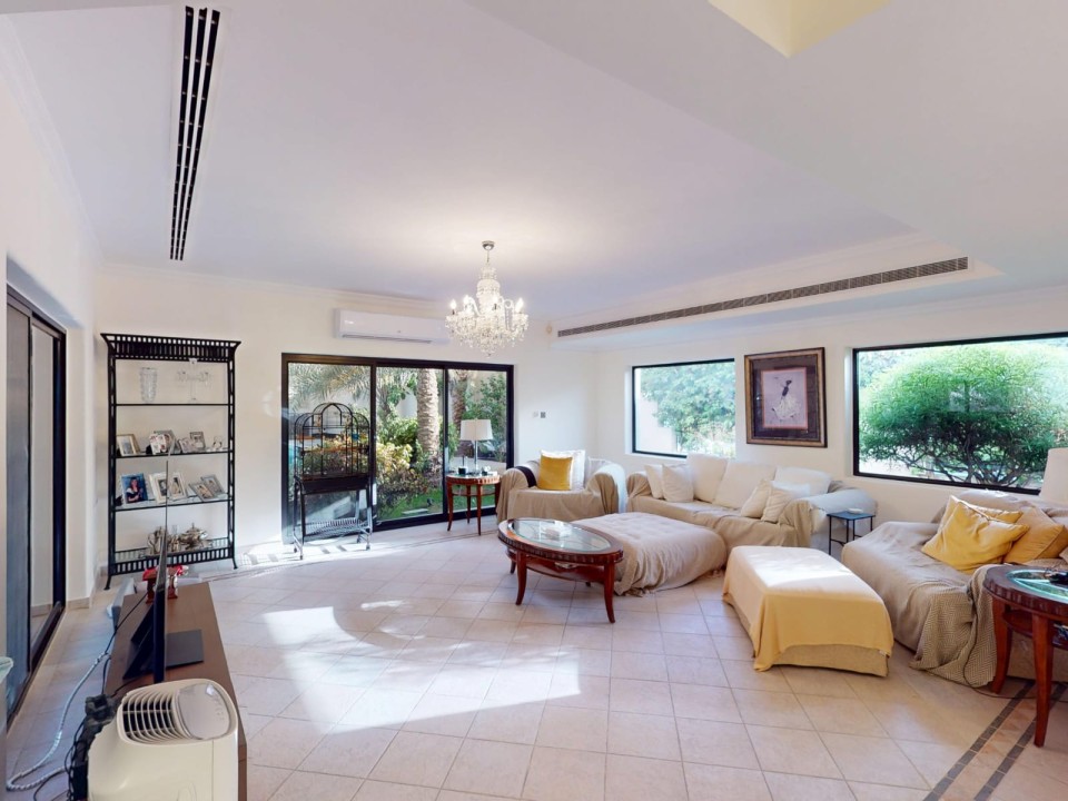 صورة فيلا للبيع في سار #9458 8