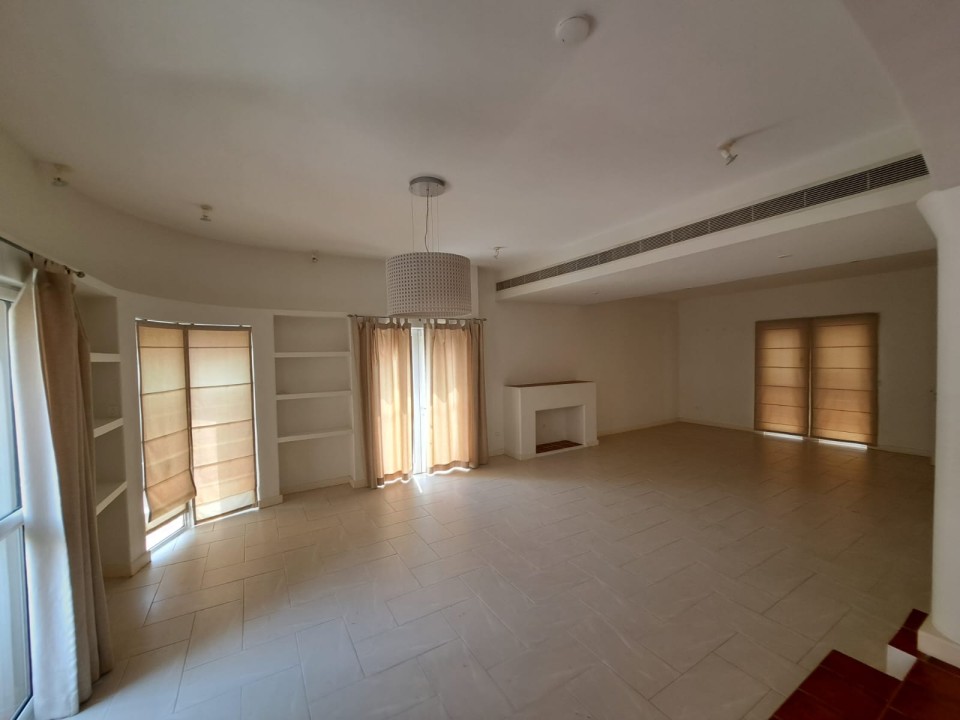 صورة فيلا للبيع في الزنج #9467 3