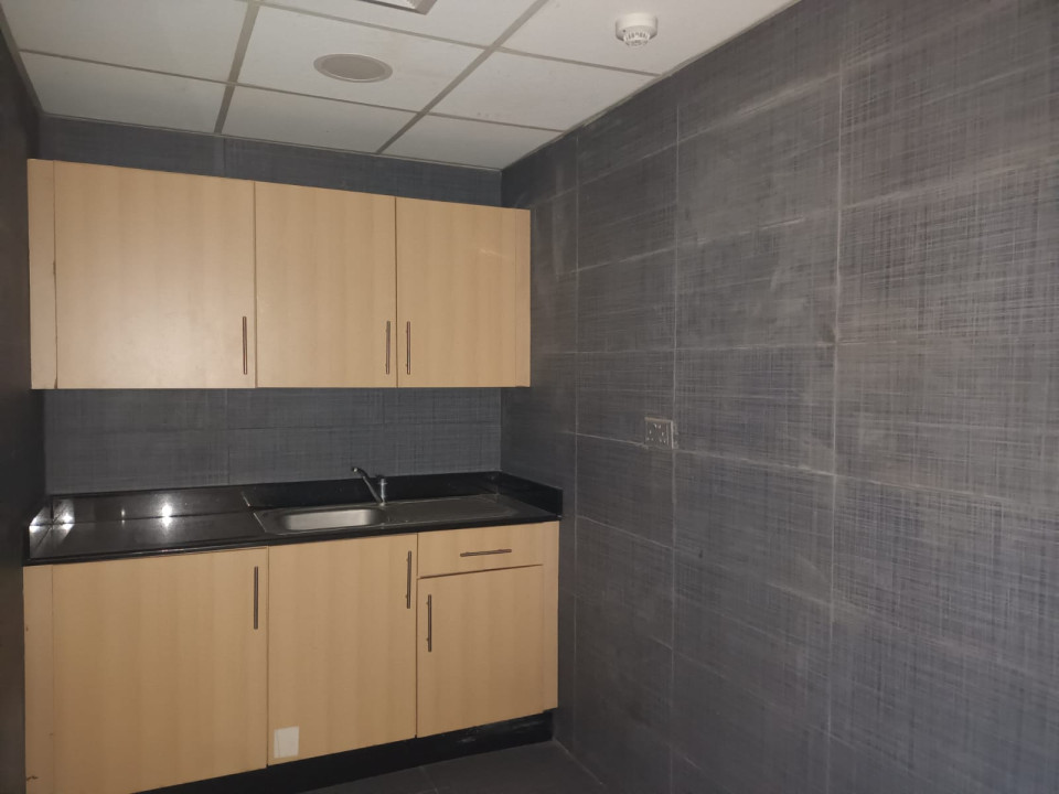 صورة مكتب للإيجار في ضاحية السيف #9779 8