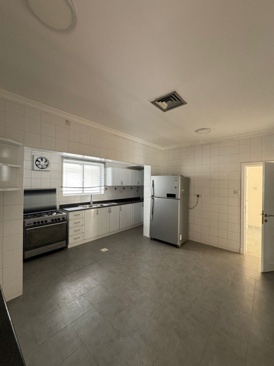 صورة فيلا للإيجار في سار #9942 9