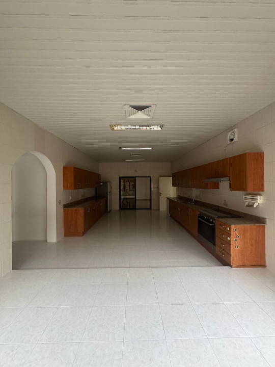 صورة فيلا للإيجار في سار #9945 3