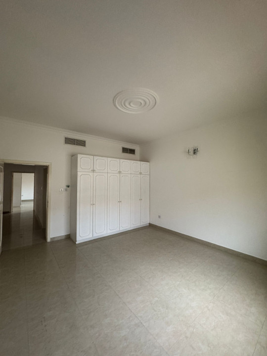 صورة فيلا للإيجار في سار #9945 7