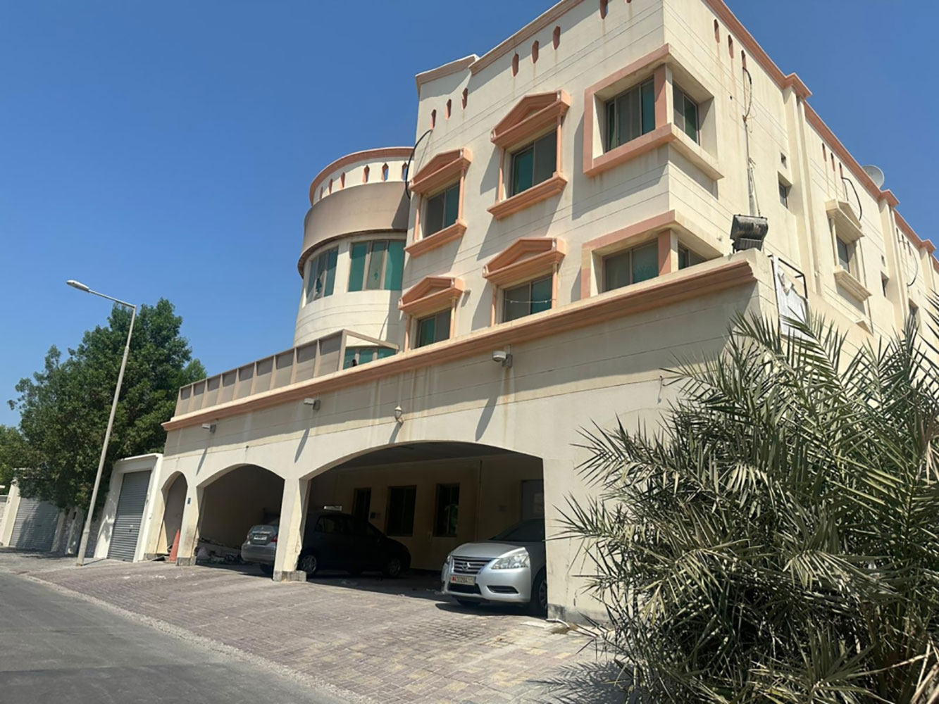 صورة مبنى للبيع في البسيتين #1072 3