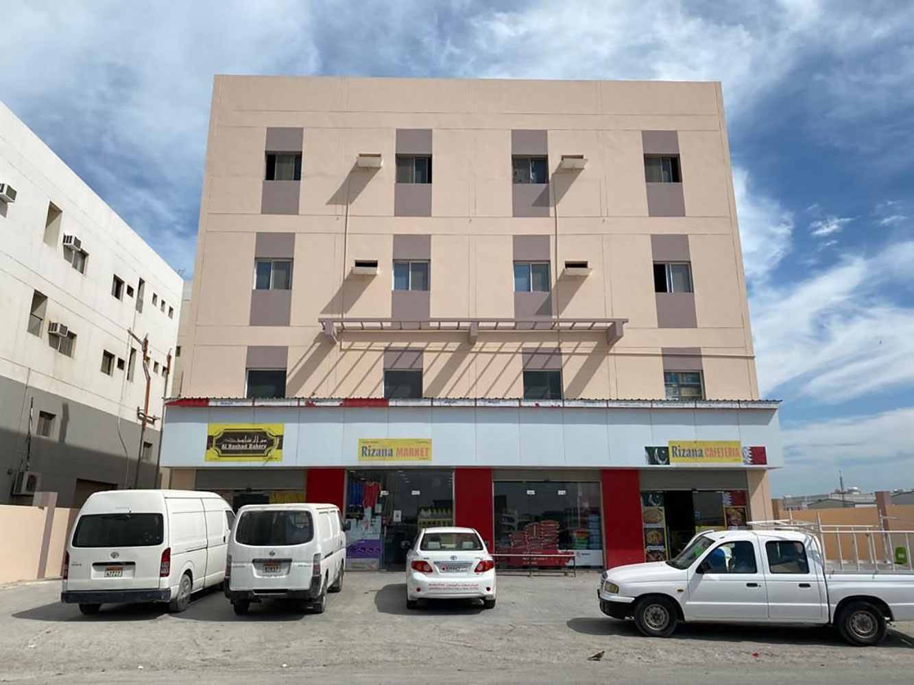 صورة مبنى للبيع في عسكر #1085 1