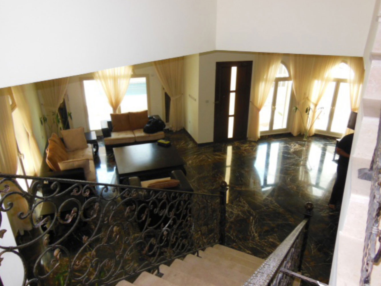 صورة فيلا للبيع في البسيتين #113 3