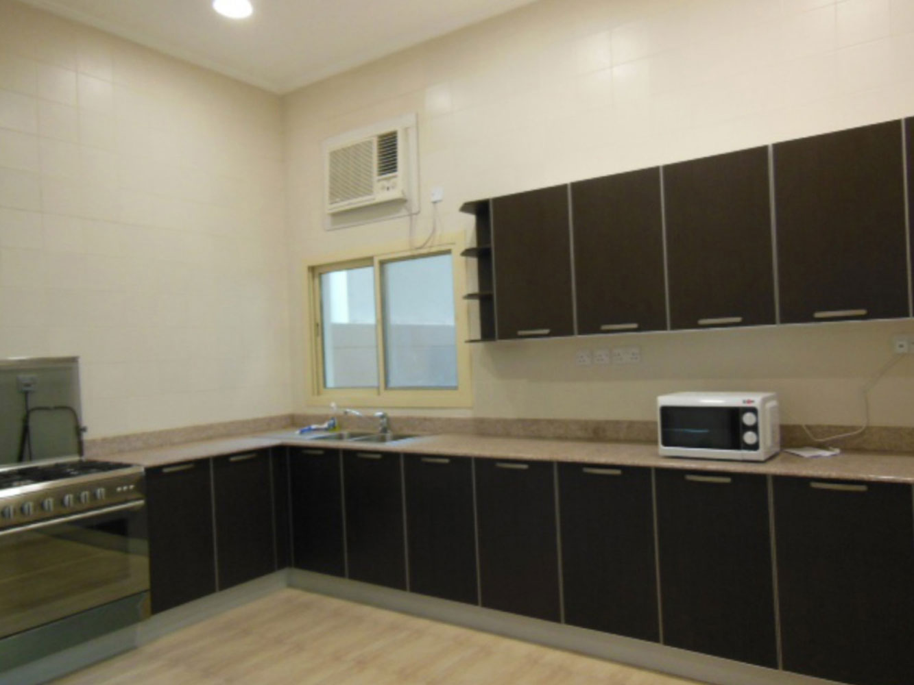 صورة فيلا للبيع في البسيتين #113 2