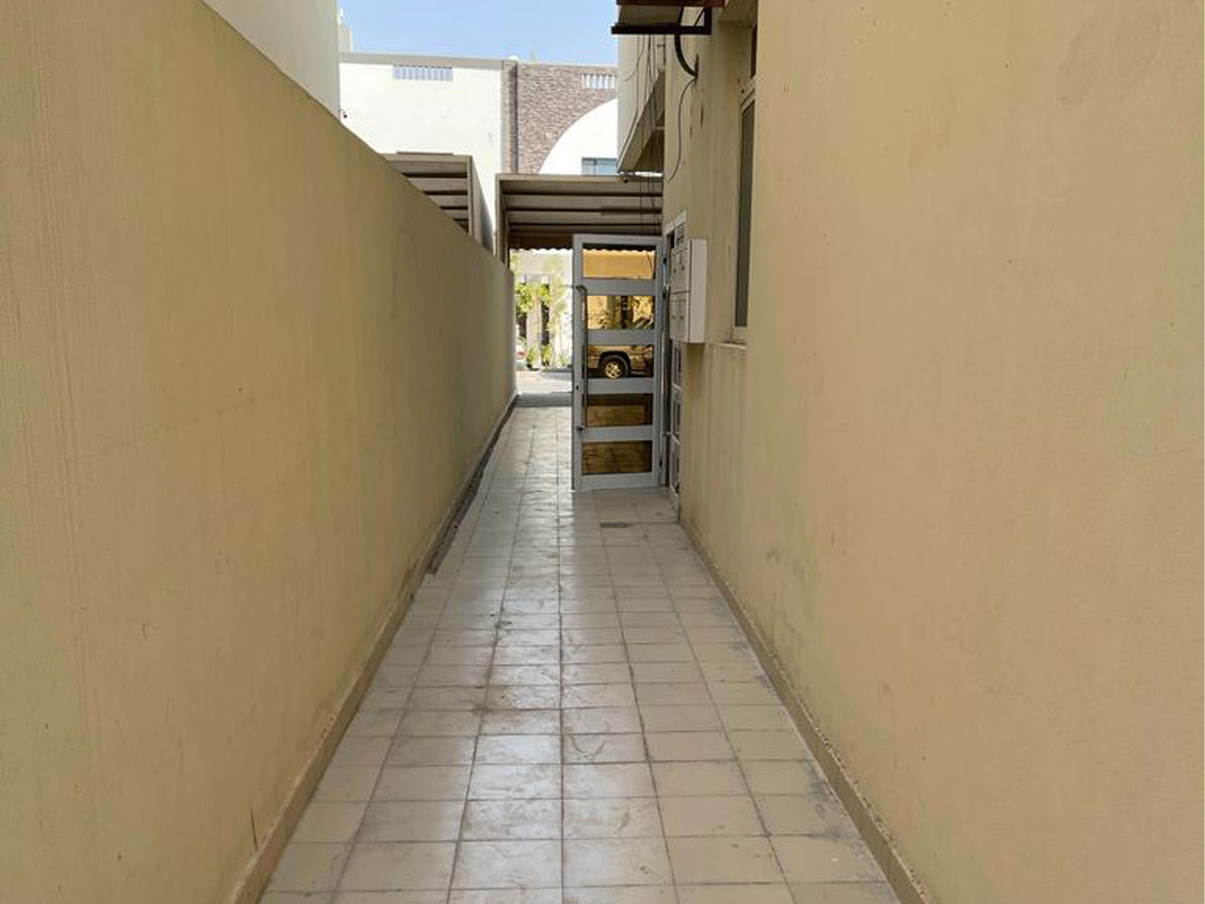 صورة مبنى للبيع في دمستان #1250 1