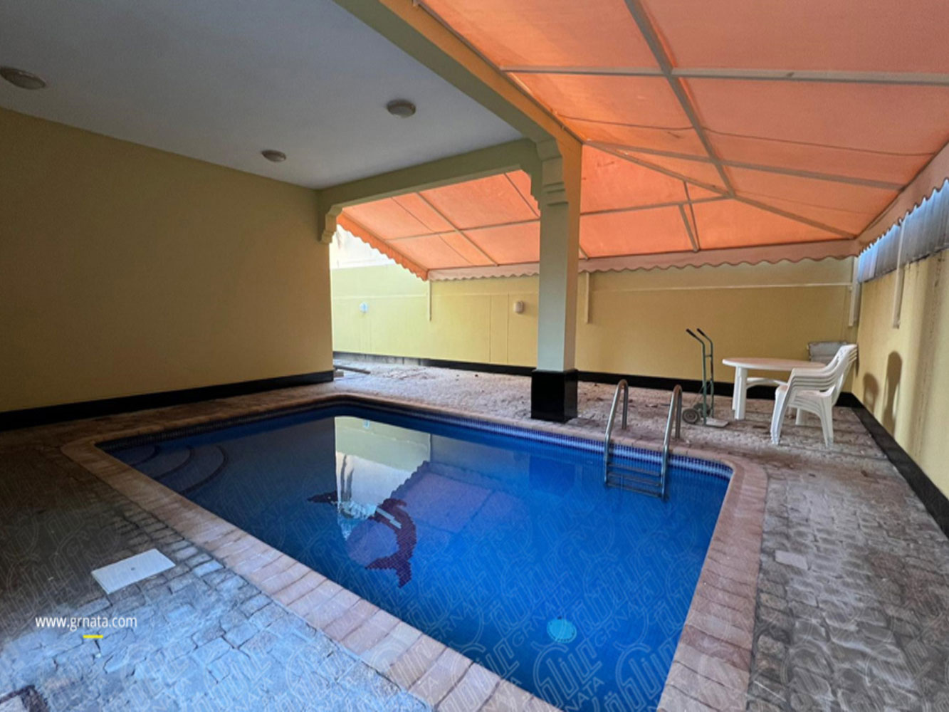 صورة مبنى للبيع في الجنبية #1260 6