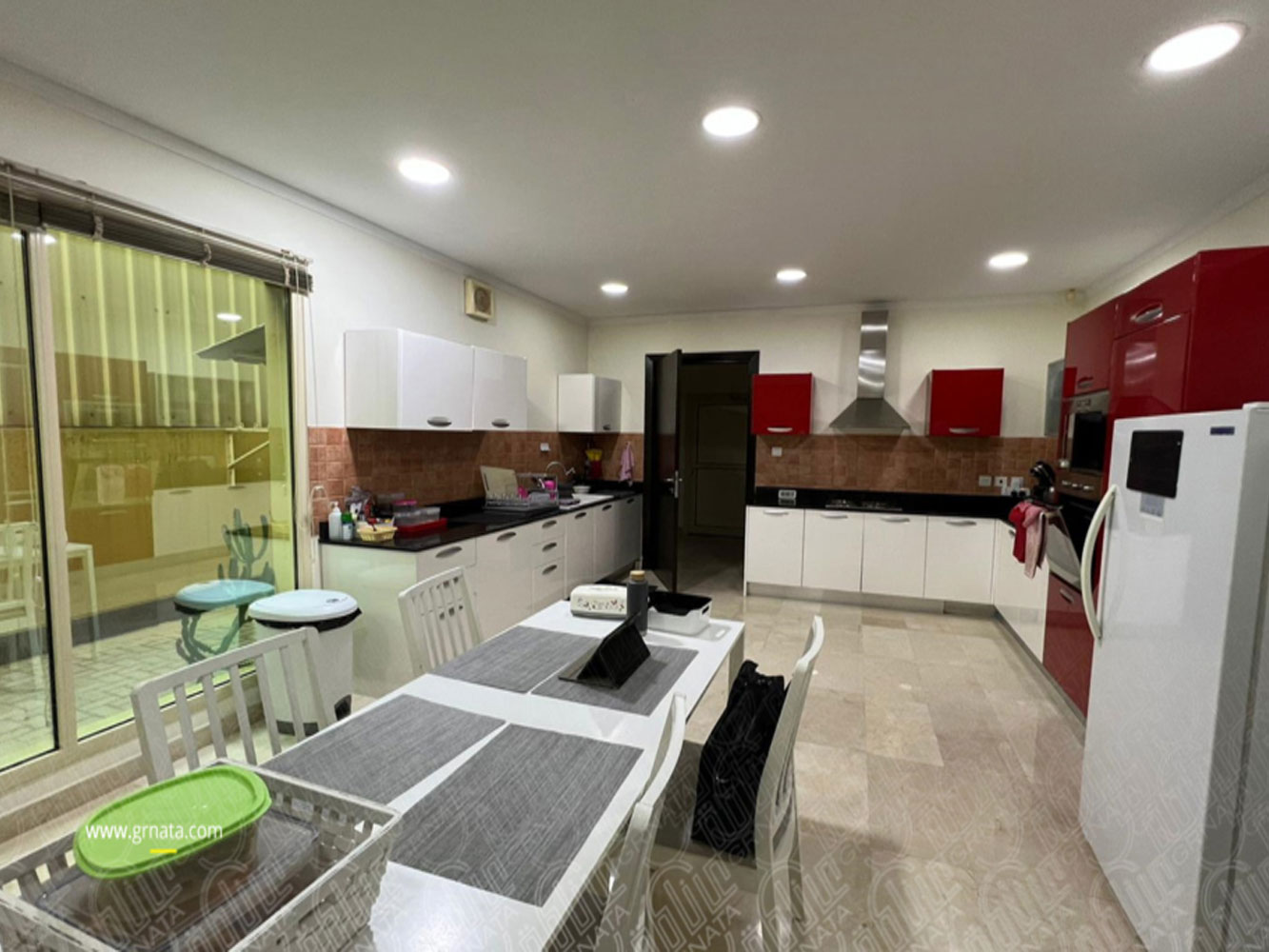 صورة مبنى للبيع في الجنبية #1260 5