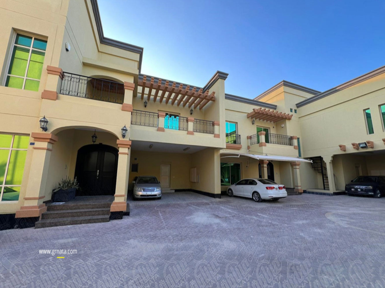 صورة مبنى للبيع في الجنبية #1260 0