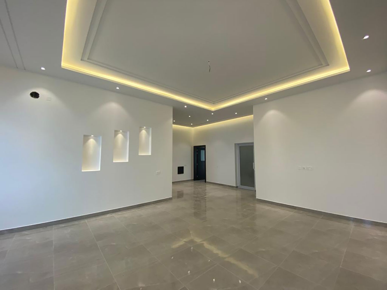 صورة فيلا للبيع في باربار #128 1