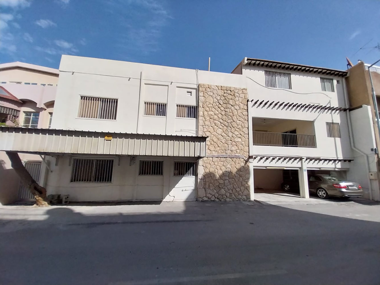 صورة مبنى للبيع في الماحوز #131 3