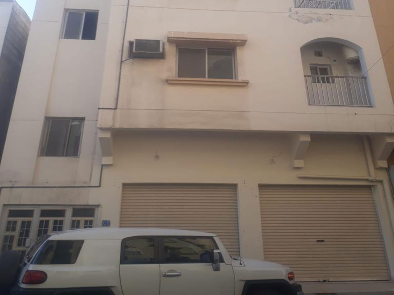 Building for Sale in Manama Image #147 0