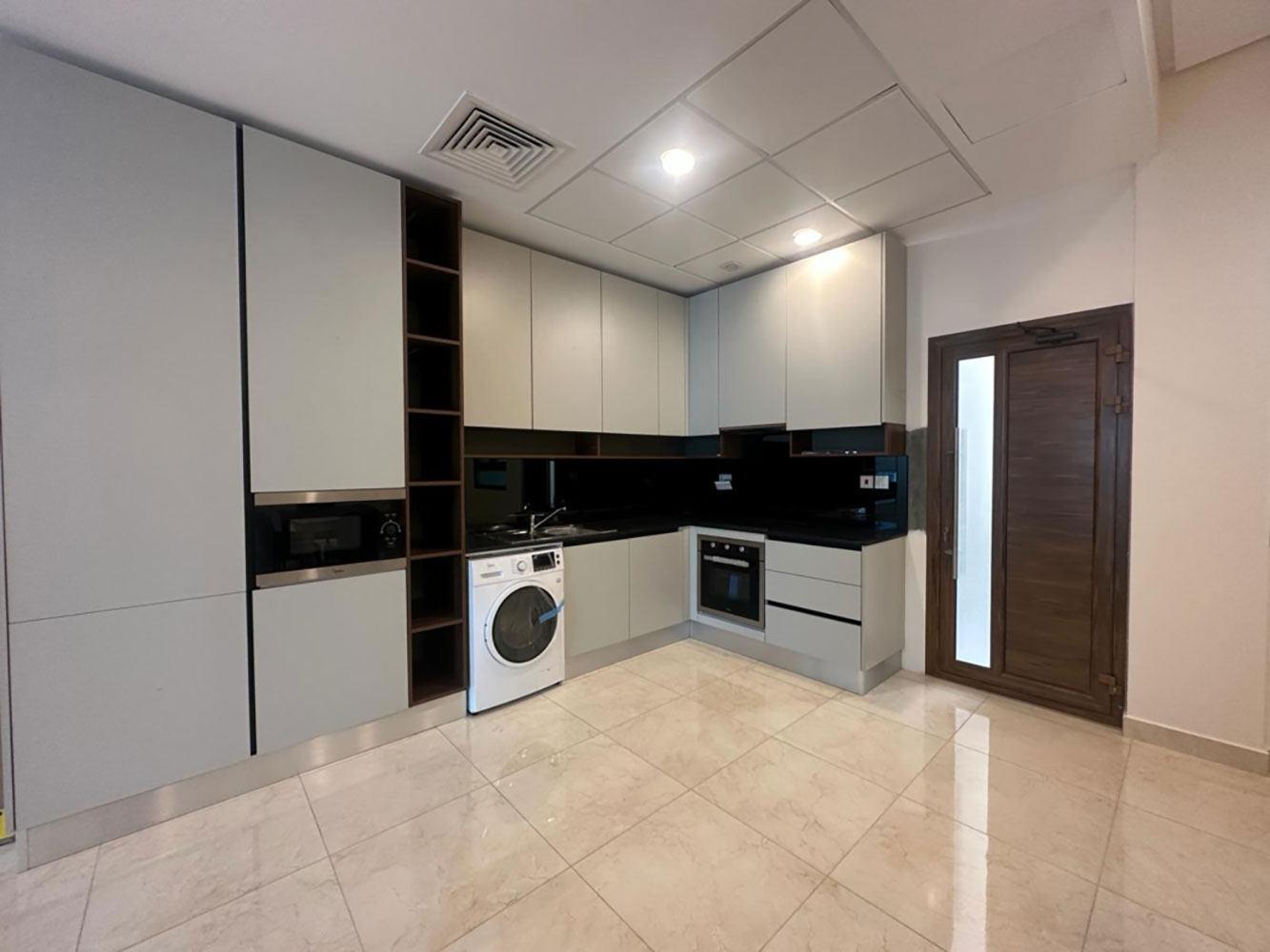 صورة فيلا للبيع في سار #1546 8