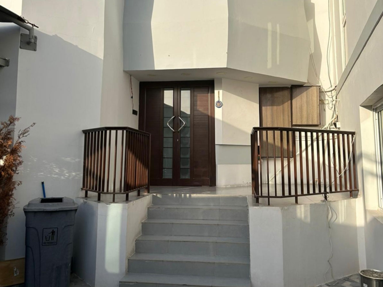 صورة فيلا للبيع في بو عشيرة #1686 1