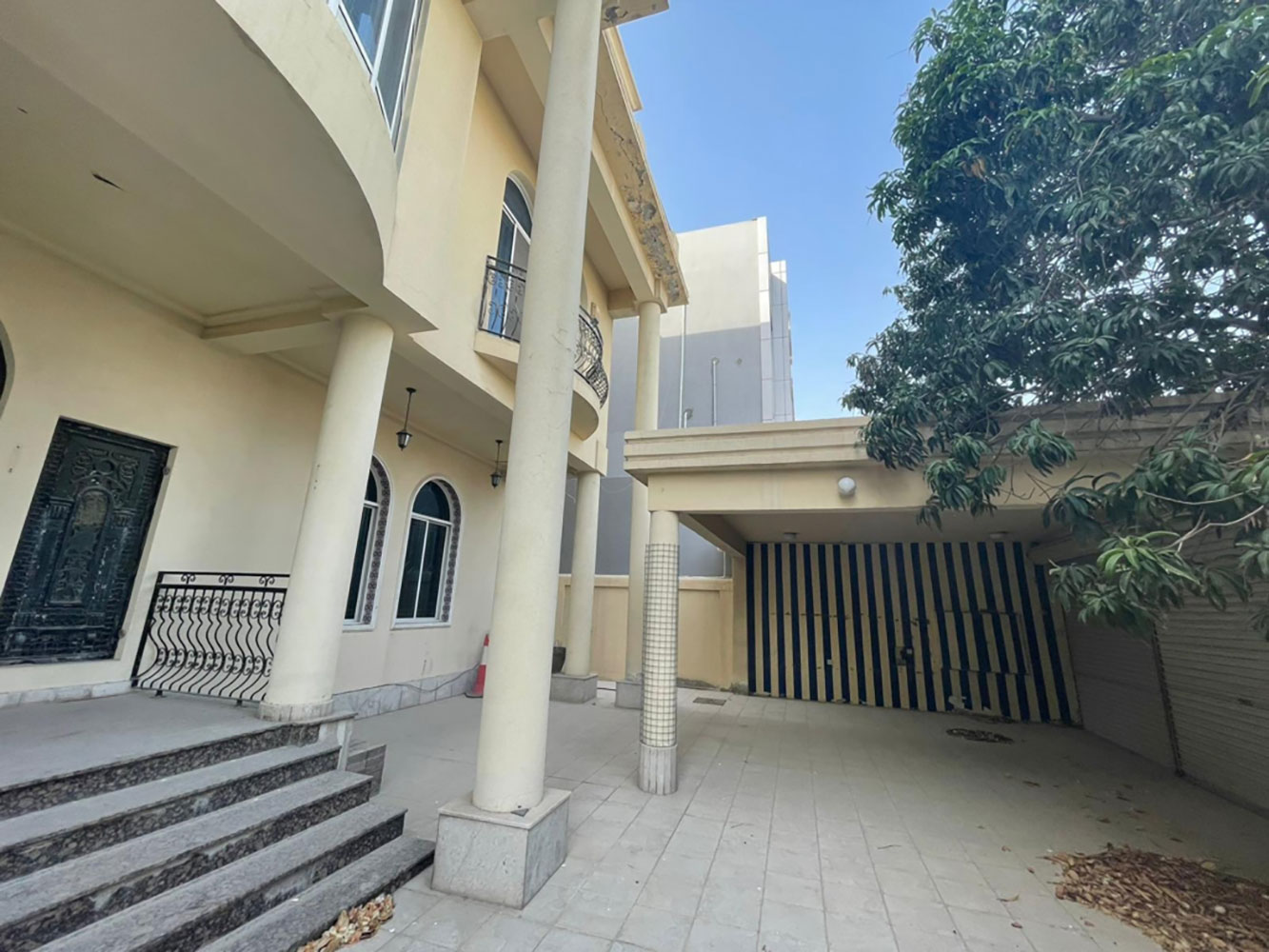 صورة فيلا للبيع في الزنج #1692 3