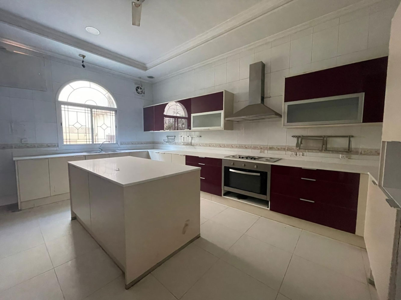 صورة فيلا للبيع في الزنج #1692 1