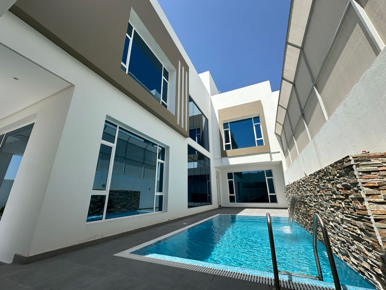 صورة فيلا للبيع في سار #1842 5