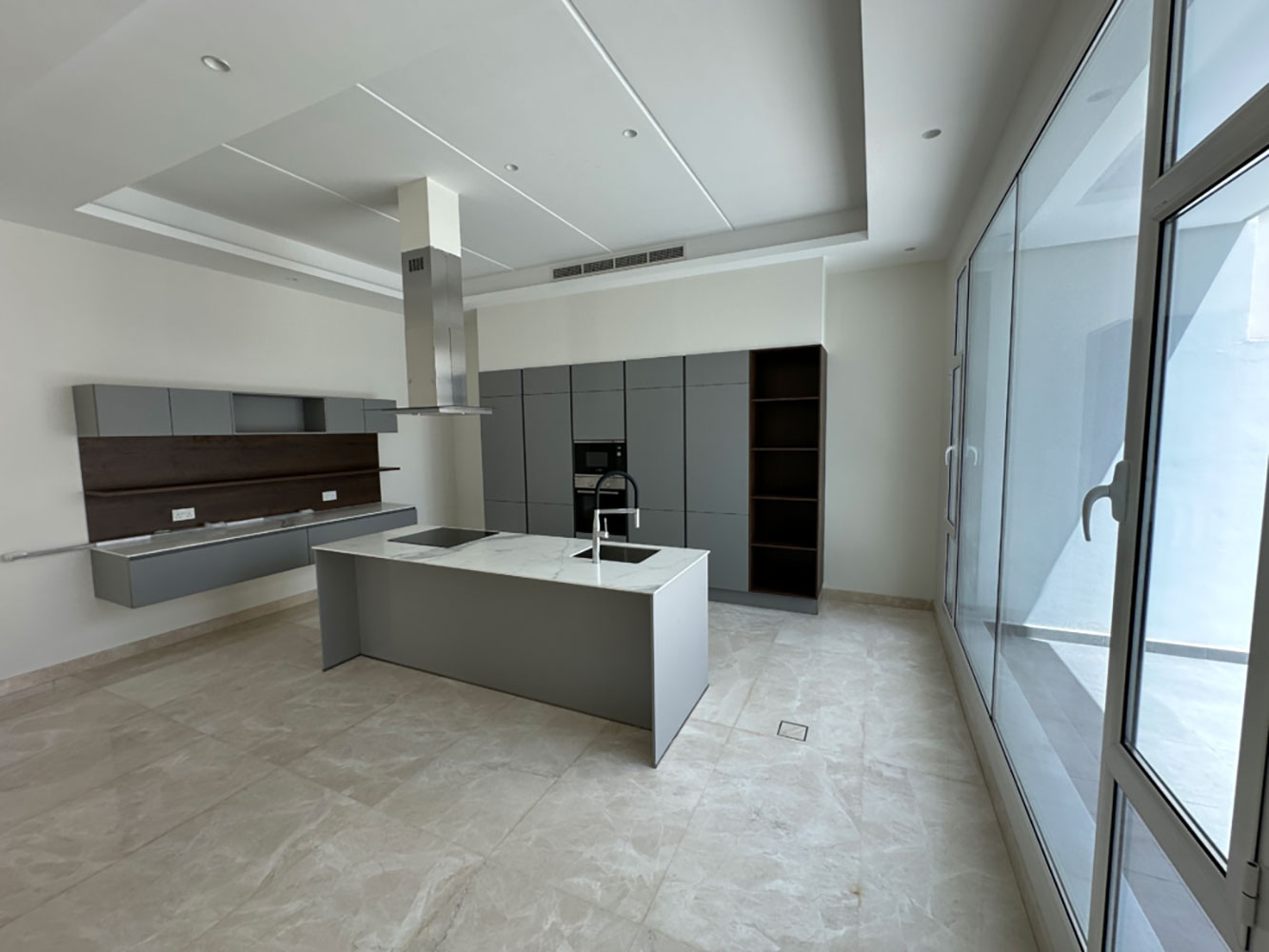 صورة فيلا للبيع في سار #1842 2