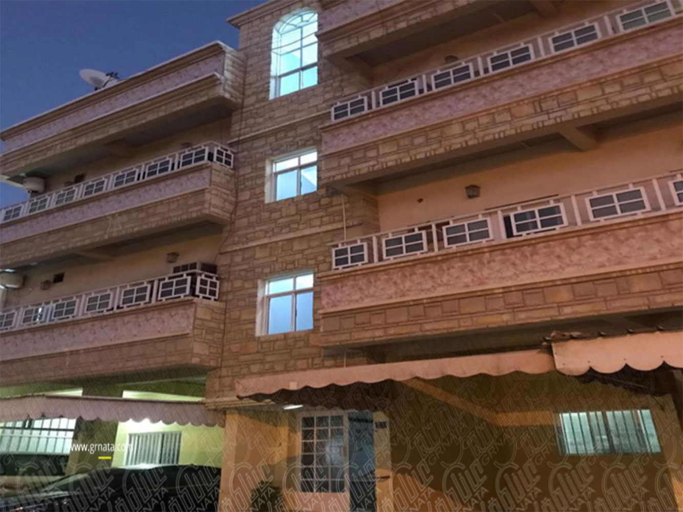 صورة مبنى للبيع في الرفاع #1897 0