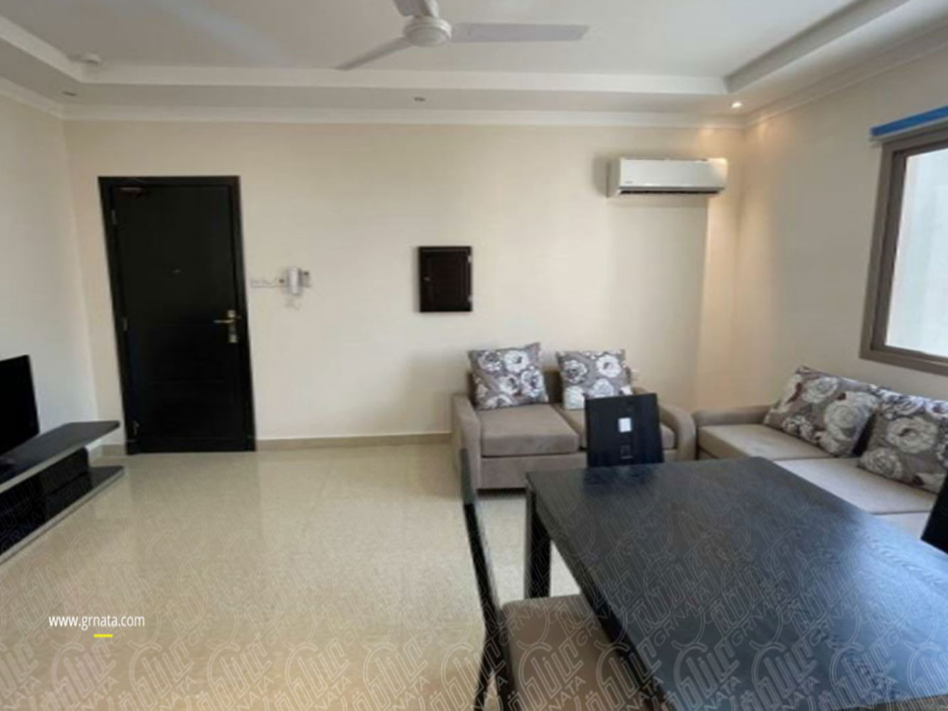 صورة مبنى للبيع في الجنبية #2069 3