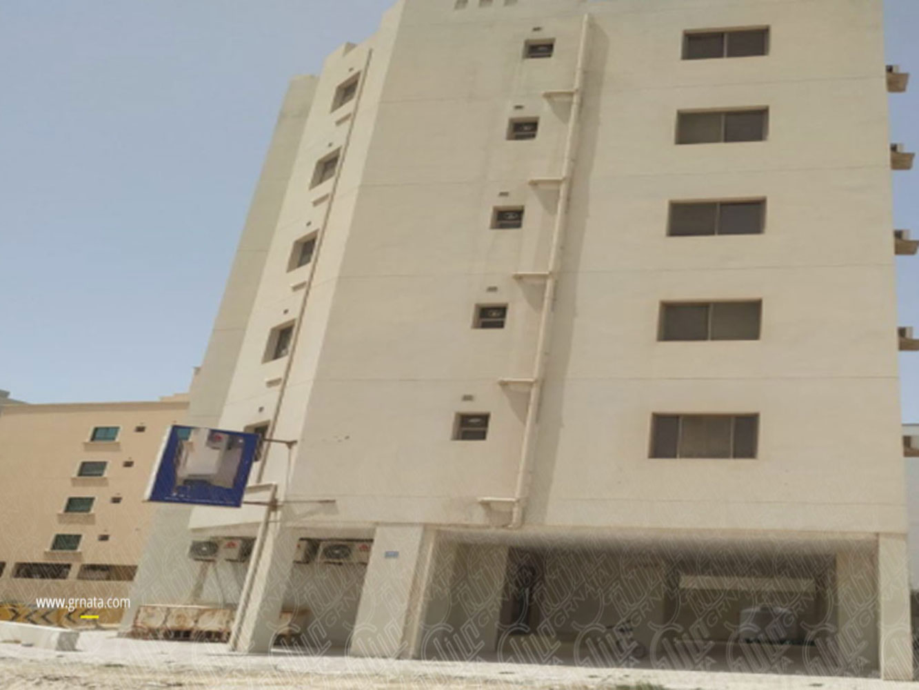 صورة مبنى للبيع في الجنبية #2069 1