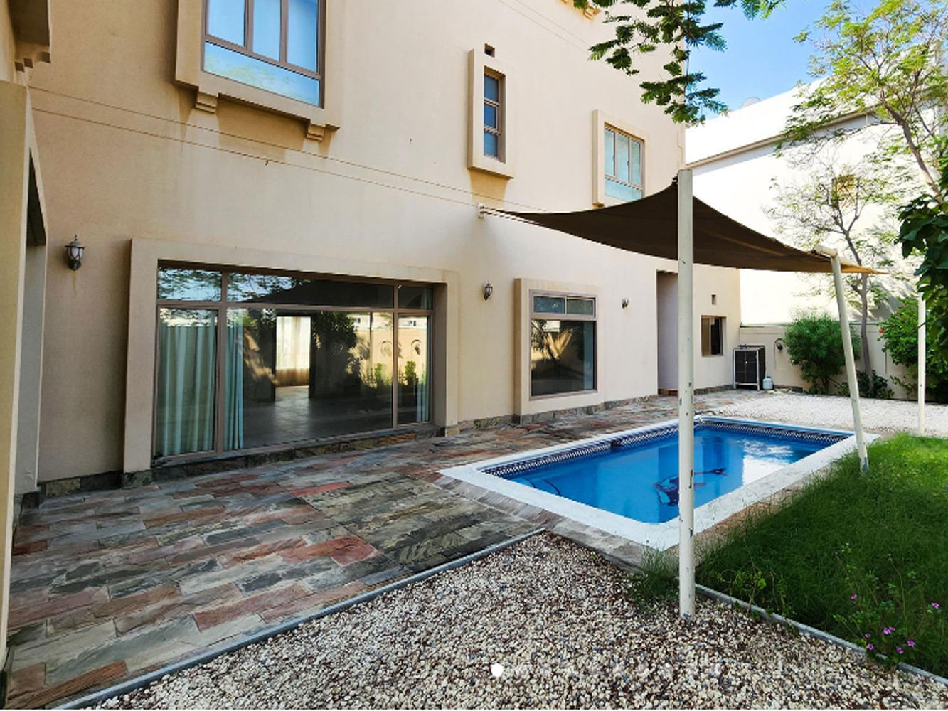 صورة فيلا للبيع في سار #210 9