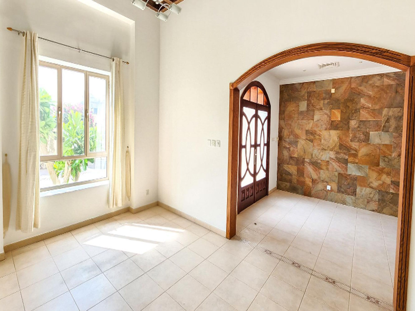 صورة فيلا للبيع في سار #210 8