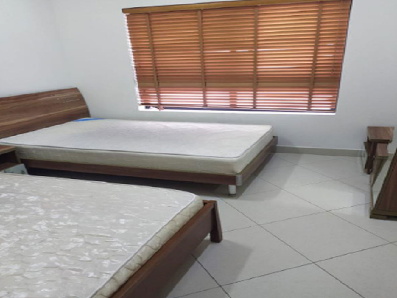 صورة مبنى للبيع في الجنبية #2106 4